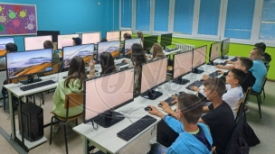 Kompjuteri za 20 škola